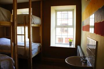 Фото номера Кровать в общем номере для женщин с 4 кроватями Хостелы The Black Sheep Hostel г. Килларни 4