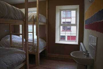 Фото номера Четырехместный номер Хостелы The Black Sheep Hostel г. Килларни 5