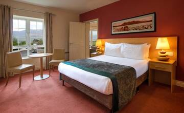 Фото номера Семейный люкс Отель Innisfallen Hotel г. Килларни 9