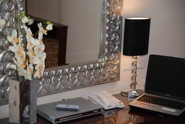 Фото номера Полулюкс Отель The Fairview Boutique Hotel г. Килларни 4