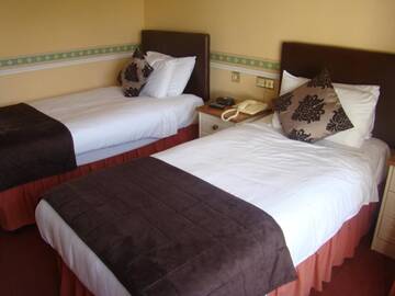 Фото номера Стандартный двухместный номер с 1 кроватью Отель Killeen House Hotel г. Килларни 2