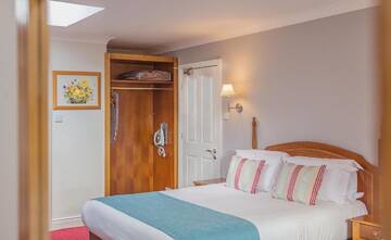 Фото номера Трехместный номер Гостевой дом Abbey Lodge г. Килларни 9