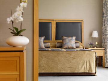 Фото номера Улучшенный номер с садом Отель Aghadoe Heights Hotel &amp; Spa г. Килларни 2
