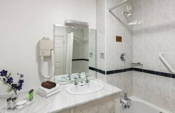 Фото номера Двухместный номер Делюкс с 1 кроватью Гостевой дом Earls Court House г. Килларни 10
