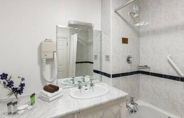 Фото номера Двухместный номер Делюкс с 1 кроватью Гостевой дом Earls Court House г. Килларни 6