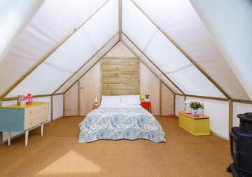 Фото номера Romantic Glamping Suite Люкс-шатры Killarney Glamping at the Grove, Suites and Lodges г. Килларни 22