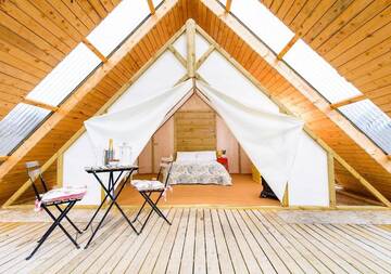 Фото номера Romantic Glamping Suite Люкс-шатры Killarney Glamping at the Grove, Suites and Lodges г. Килларни 26