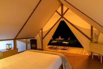 Фото номера Romantic Glamping Suite Люкс-шатры Killarney Glamping at the Grove, Suites and Lodges г. Килларни 6