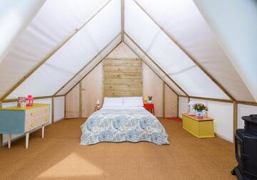 Фото номера Romantic Glamping Suite Люкс-шатры Killarney Glamping at the Grove, Suites and Lodges г. Килларни 14