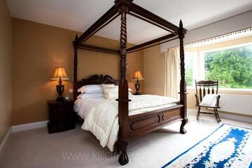 Фото номера Дом с 11 спальнями Дома для отпуска Killarney Manor House г. Килларни 48