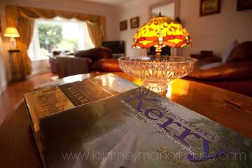 Фото номера Дом с 11 спальнями Дома для отпуска Killarney Manor House г. Килларни 19