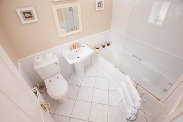 Фото номера Дом с 11 спальнями Дома для отпуска Killarney Manor House г. Килларни 14