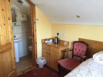 Фото номера Небольшой одноместный номер Отели типа «постель и завтрак» Algret House B&amp;B г. Килларни 4