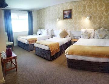 Фото номера Семейный номер Гостевой дом Killarney View House B&amp;B г. Килларни 3