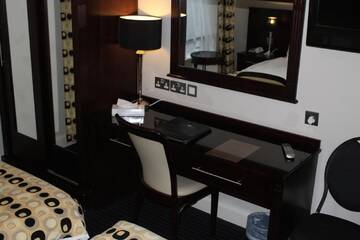 Фото номера Двухместный номер Делюкс с 1 кроватью Отель Killarney Court Hotel г. Килларни 4