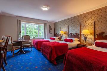 Фото номера Трехместный номер Отель Killarney Randles Hotel г. Килларни 7