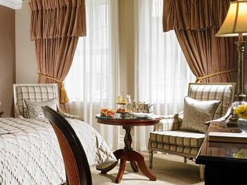 Фото номера Двухместный номер Делюкс с 1 кроватью Отель Muckross Park Hotel &amp; Spa г. Килларни 5