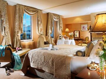 Фото номера Номер Делюкс с кроватью размера «king-size» Отель Killarney Royal Hotel г. Килларни 2