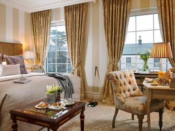 Фото номера Двухместный номер с 1 кроватью Отель Killarney Royal Hotel г. Килларни 2