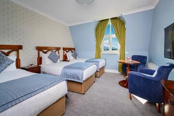 Фото номера Трехместный номер Отель Killarney Dromhall Hotel г. Килларни 11