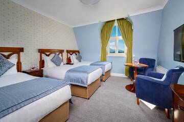 Фото номера Трехместный номер Отель Killarney Dromhall Hotel г. Килларни 4