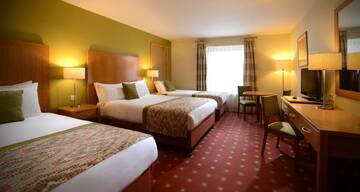 Фото номера Трехместный номер Отель Hotel Killarney г. Килларни 7