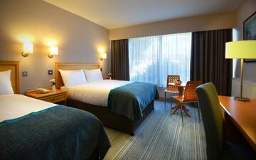 Фото номера Трехместный номер Отель Hotel Killarney г. Килларни 5