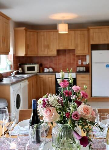 Фото номера Four-Bedroom House - Number 4 Дома для отпуска Killarney Holiday Village г. Килларни 21