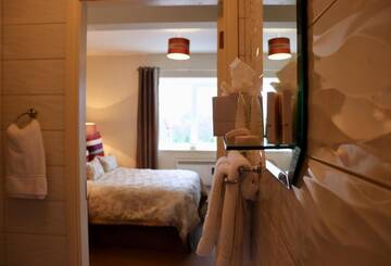 Фото номера Four-Bedroom House - Number 3 Дома для отпуска Killarney Holiday Village г. Килларни 37