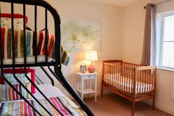 Фото номера Four-Bedroom House - Number 4 Дома для отпуска Killarney Holiday Village г. Килларни 18