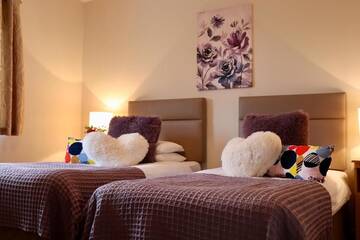 Фото номера Four-Bedroom House - Number 3 Дома для отпуска Killarney Holiday Village г. Килларни 46