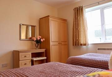 Фото номера Four-Bedroom House - Number 3 Дома для отпуска Killarney Holiday Village г. Килларни 47