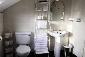 Фото номера Four-Bedroom House - Number 3 Дома для отпуска Killarney Holiday Village г. Килларни 48