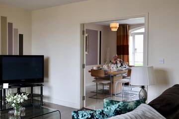 Фото номера Four-Bedroom House - Number 4 Дома для отпуска Killarney Holiday Village г. Килларни 20
