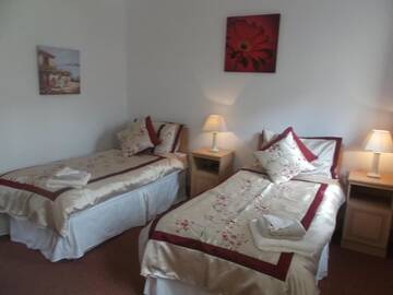 Фото номера Дом с 4 спальнями Дома для отпуска No 1 Killarney Holiday Village Vacation Home г. Килларни 47