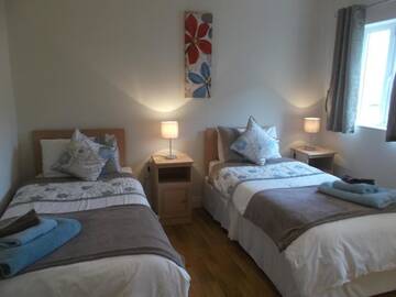 Фото номера Дом с 4 спальнями Дома для отпуска No 1 Killarney Holiday Village Vacation Home г. Килларни 59