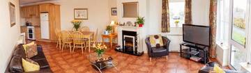 Фото номера Дом с 4 спальнями Дома для отпуска No 1 Killarney Holiday Village Vacation Home г. Килларни 11