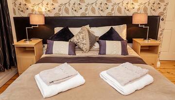 Фото номера Дом с 4 спальнями Дома для отпуска No 1 Killarney Holiday Village Vacation Home г. Килларни 13