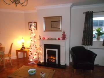 Фото номера Дом с 4 спальнями Дома для отпуска No 1 Killarney Holiday Village Vacation Home г. Килларни 63