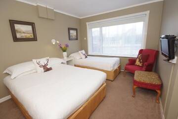 Фото Отели типа «постель и завтрак» Lios Na Manach Farmhouse B&amp;B г. Килларни 5