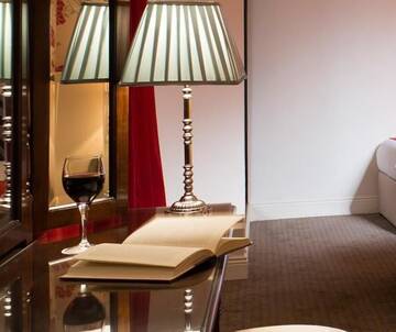 Фото номера Семейный номер (для 2 взрослых и 2 детей) Отель Victoria House Hotel г. Килларни 5